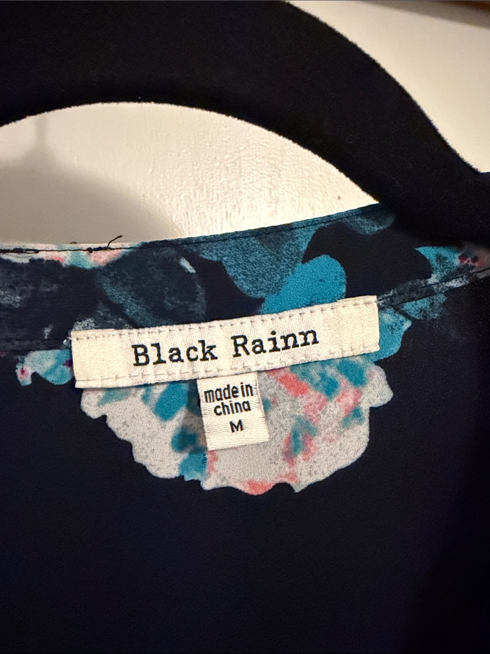 EUC | Black Rainn Navy Floral Pintuck Cap-Sleeve Top - Picture 2 of 6